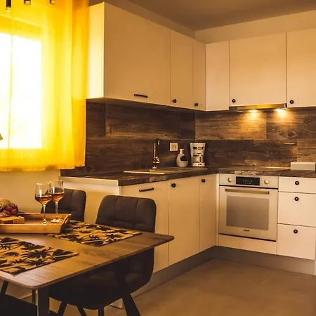 Beach Apartment * Nin